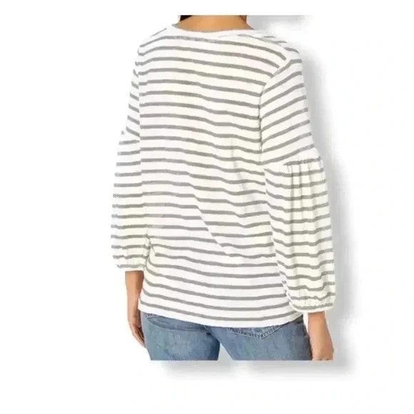 Jessica Simpson Women's Suwa Pullover Sweater - Picture 3 of 3